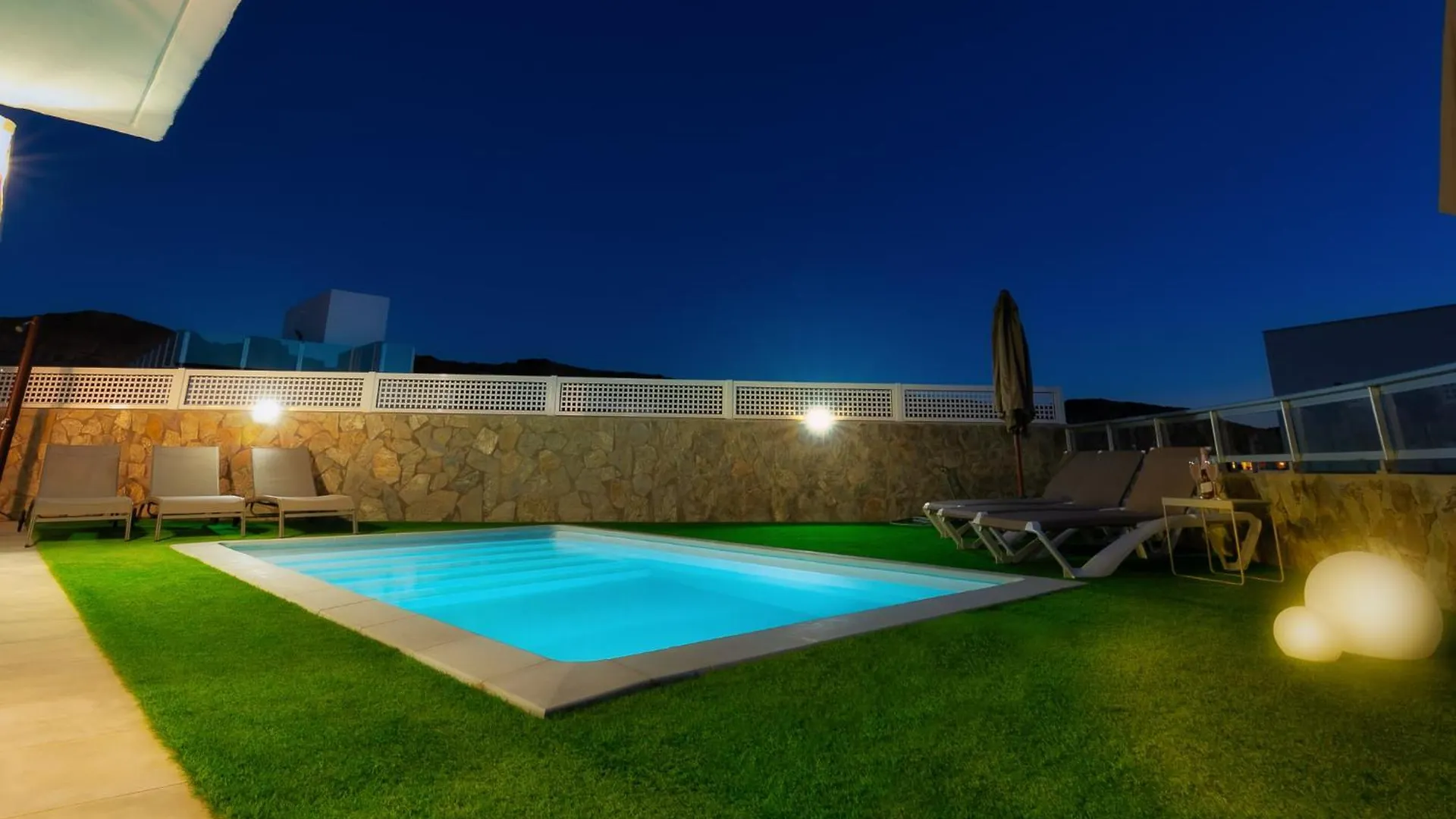 Villa Rosa-Soleada Villa Privada Con Piscina Climatizada & Wifi En Tauro-Mogan La Playa de Tauro